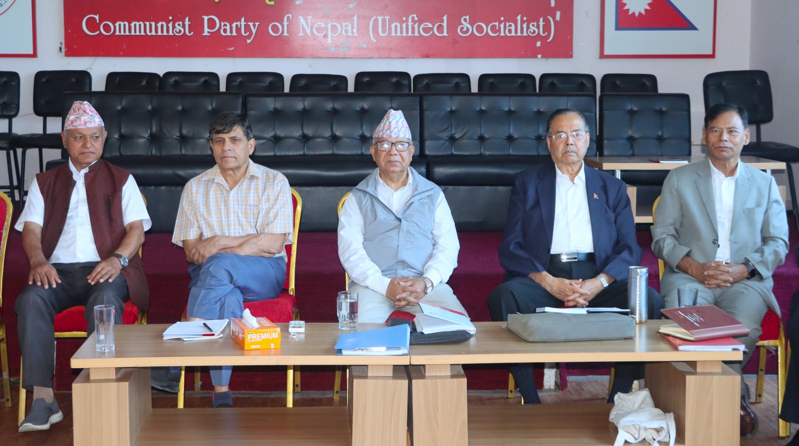 संकटमा एकीकृत समाजवादी,एक दर्जनभन्दा बढी नेता माओवादीसँग एकताको विपक्षमा