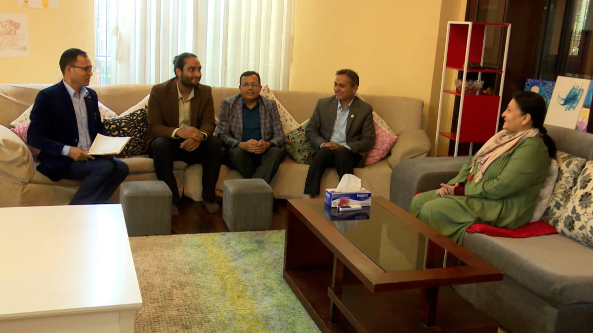 गृहमन्त्री अर्याल र पूर्वराष्ट्रपति भण्डारीबिच भेटवार्ता