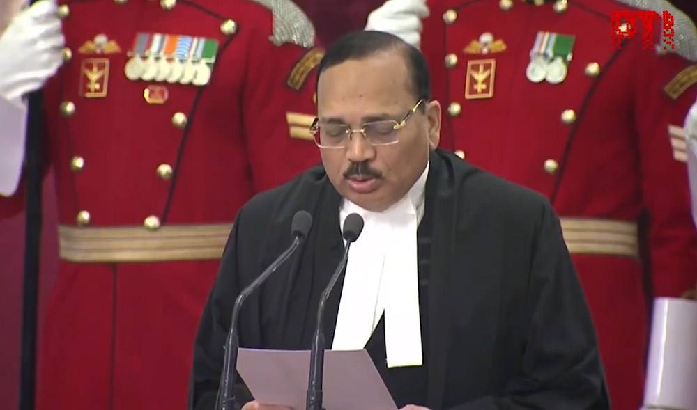 भारतको ५३औं प्रधानन्यायाधीश कान्त लिए शपथ