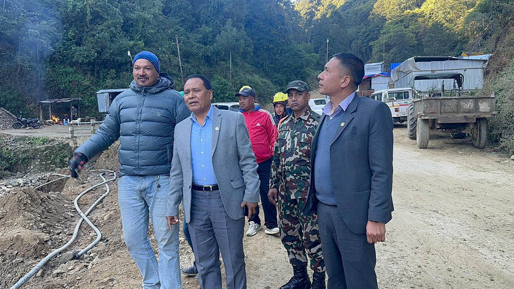 मन्त्री घिसिङबाट कान्ति लोकपथको स्थलगत निरीक्षण