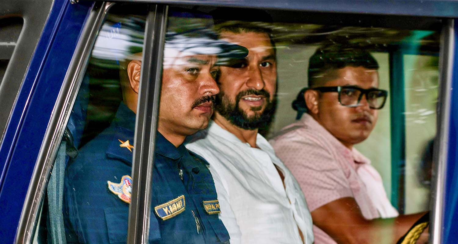 रवि लामिछानेलाई सिंहदरबार ल्याइँदै