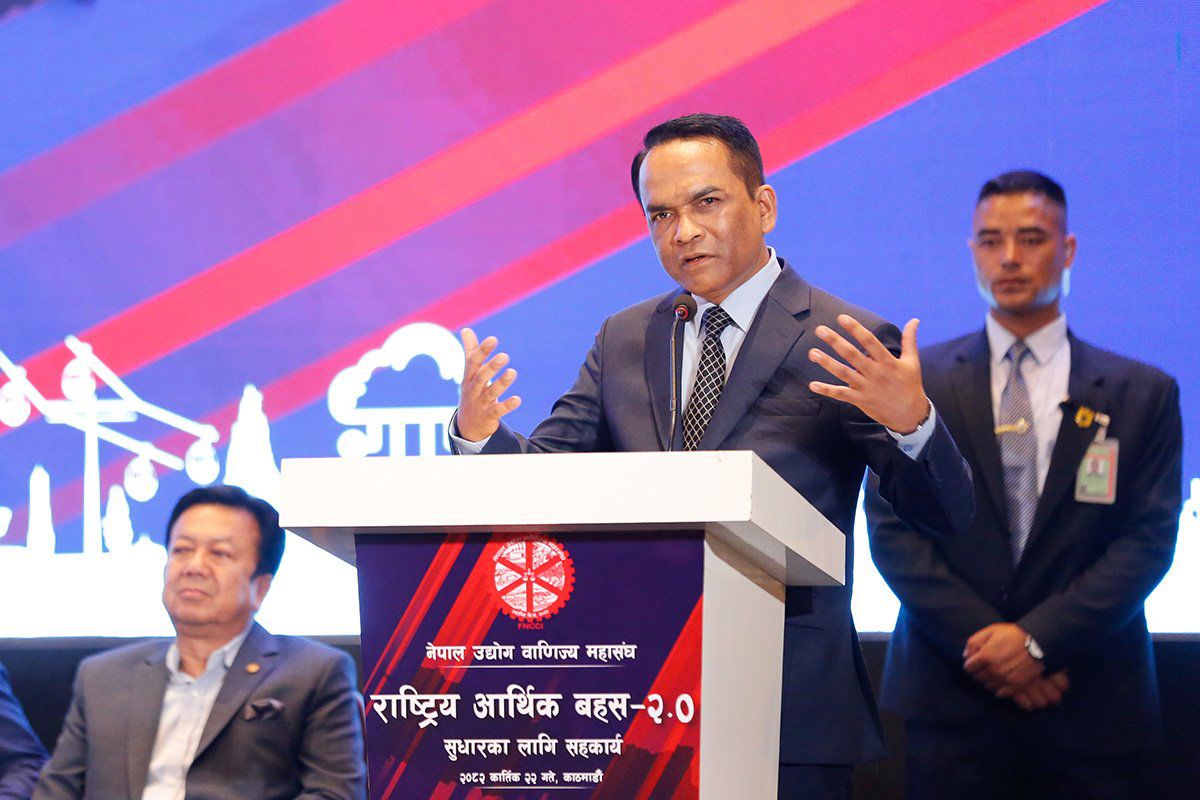 निजी क्षेत्र राष्ट्रको सम्पत्ति हो, मनोबल उच्च राख्नुस् : गभर्नर पौडेल