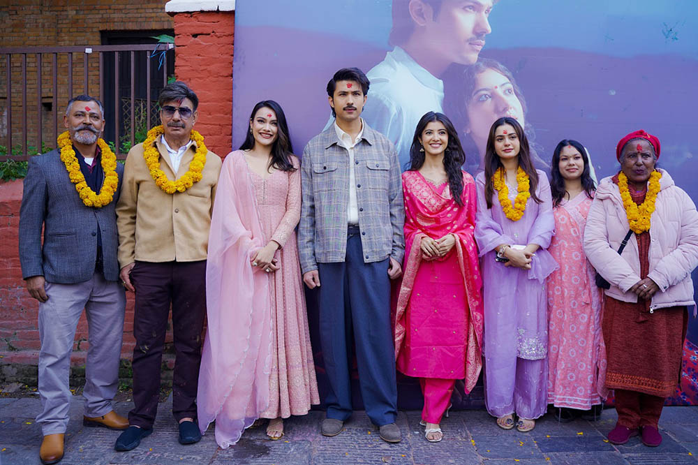 निर्देशनमा नौं बर्षपछि फर्किए भुवन केसी, ’बाटुलो जुन’ बनाउदै