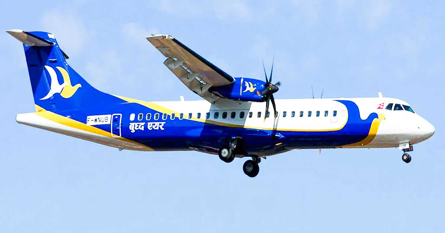 बुद्ध एयरको विमानमा चरा ठोक्कियो