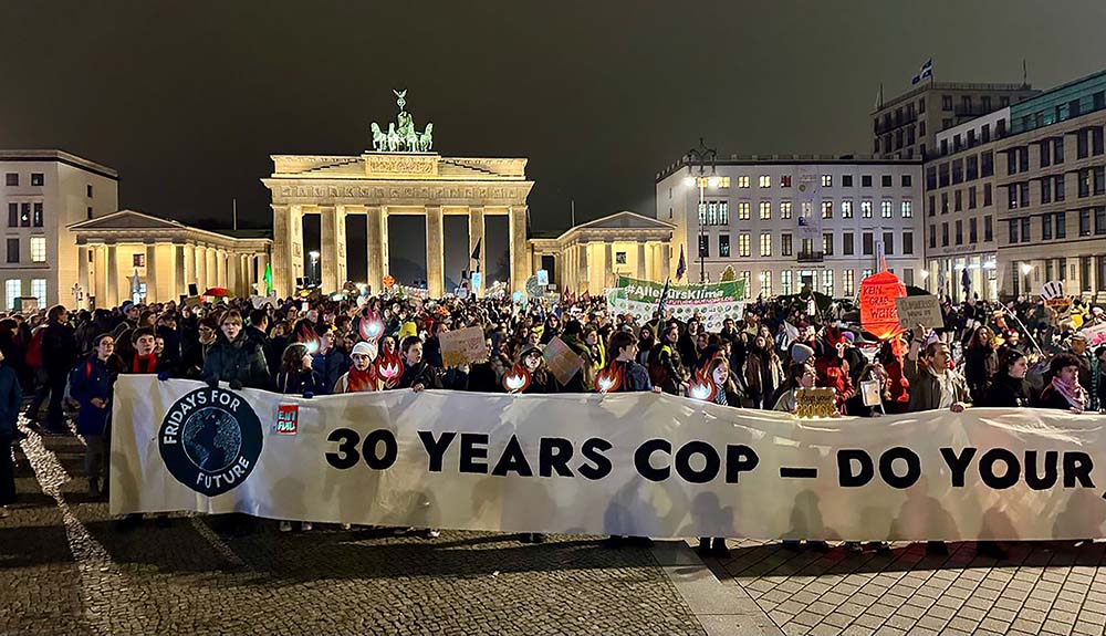 ब्राजिलमा जारी कोप ३० मा प्रदर्शनकारीको मार्च