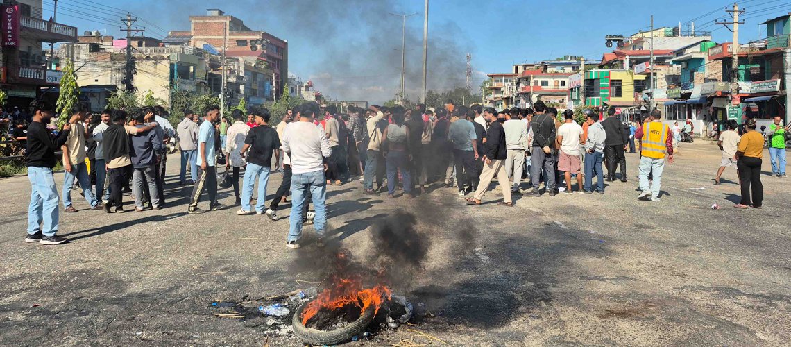 सिमराका विद्यालय बन्द