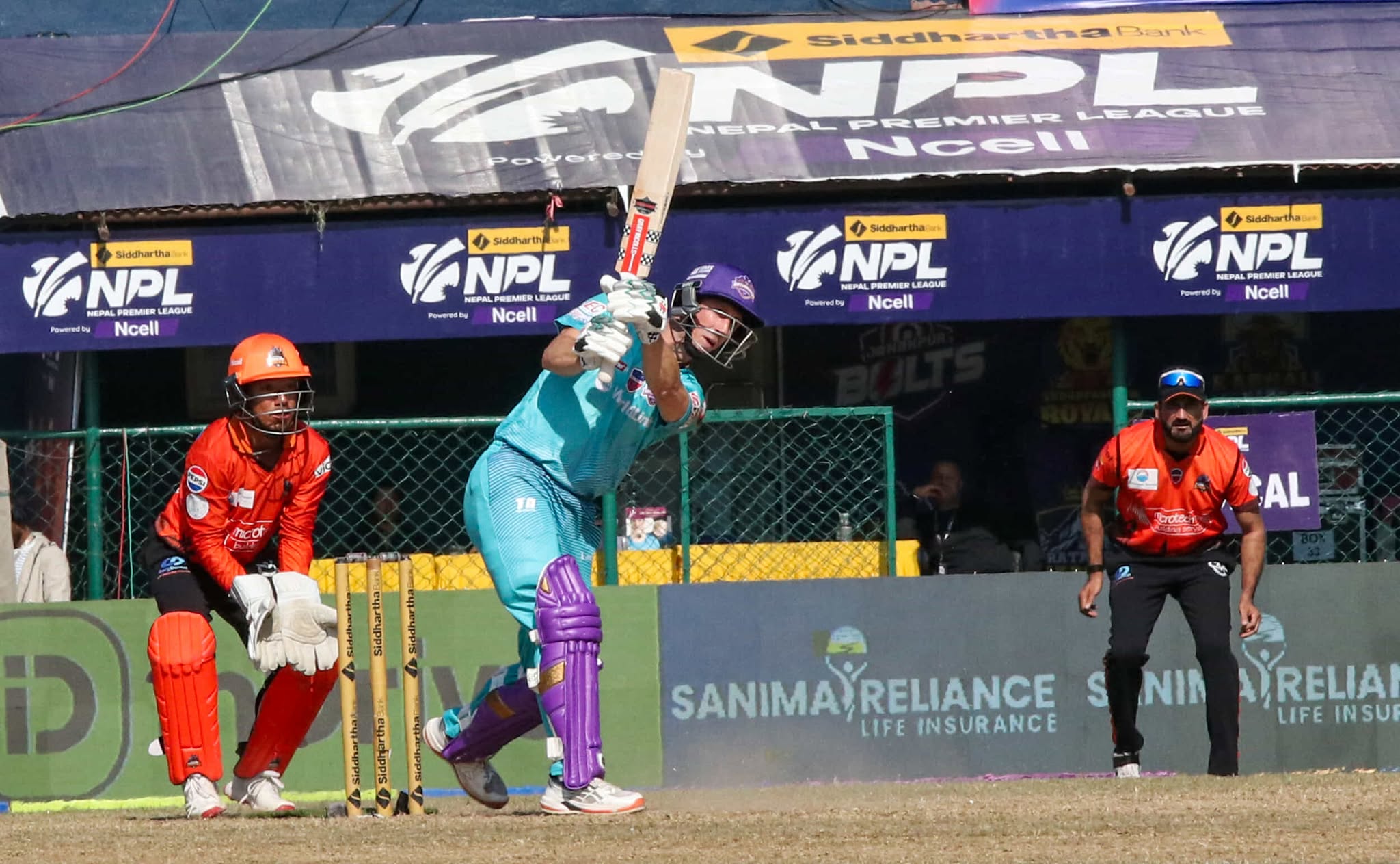 काठमाडौं गोर्खाजले चितवन राइनोजलाई १४३ रनको लक्ष्य प्रस्तुत