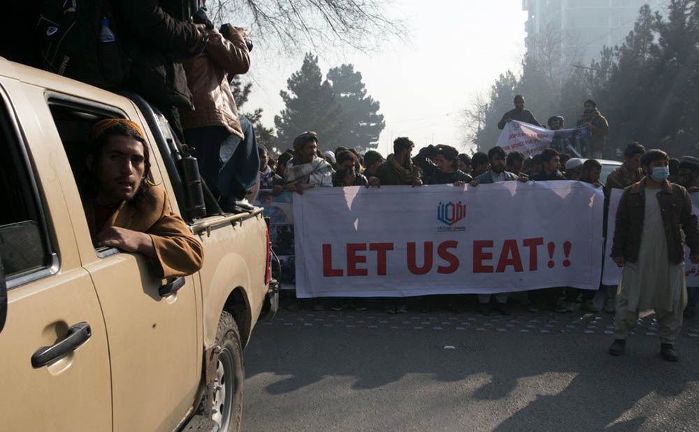 सहायता कटौतीले अफगानिस्तान मानवीय संकट