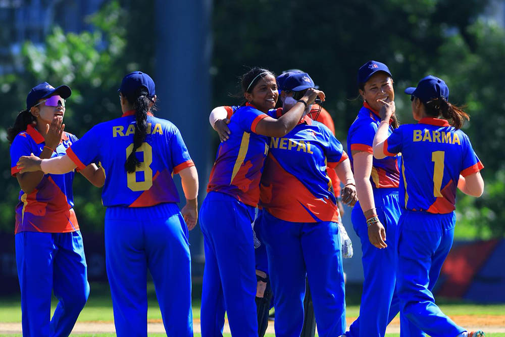 महिला क्रिकेट खेलाडीलाई क्लोज क्याम्पमा बोलाइयो