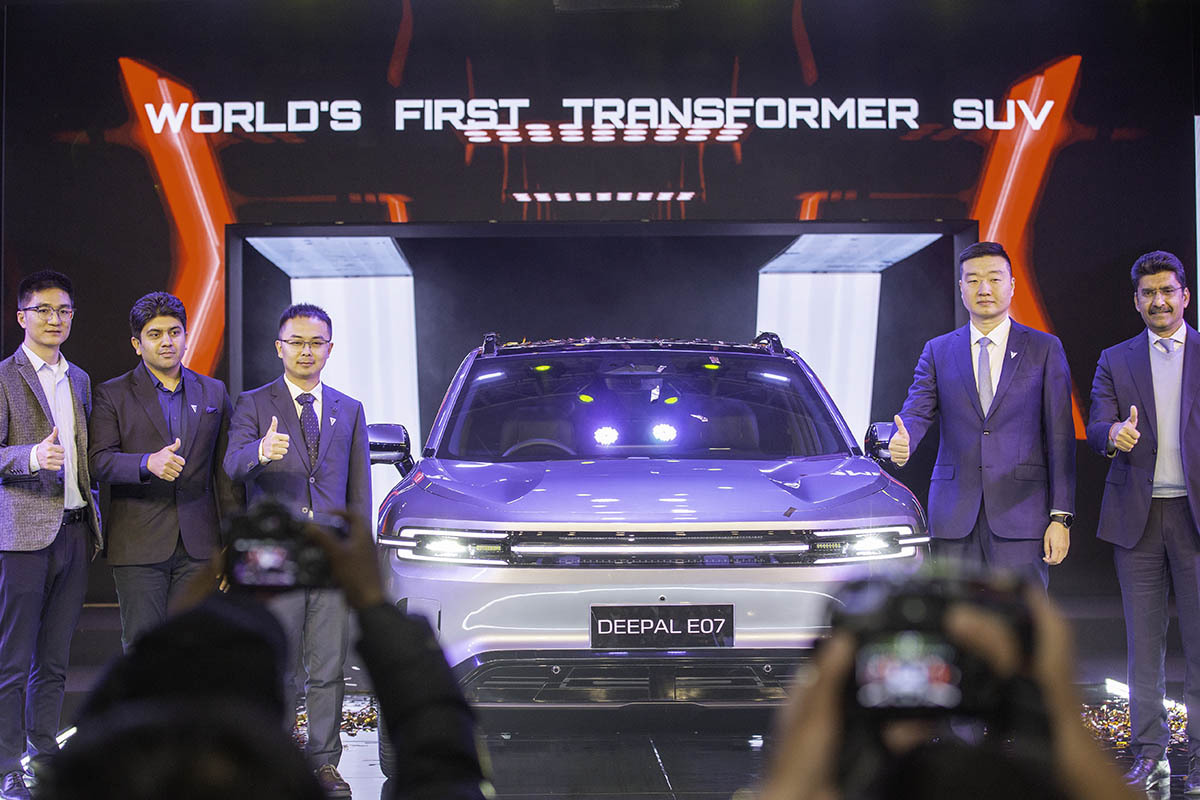 दुई वर्षमा ओमोडा ‘ई–फाइभ’ र दीपल एस०७को आयात बराबरी, ईभी बजारमा दुवै मोडेलको उपस्थिती मजबुत