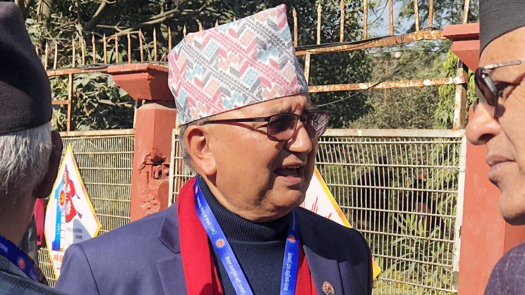 ओलीसँग प्रतिस्पर्धा गर्न ईश्वर पोखरेलले दर्ता गराए उम्मेदवारी