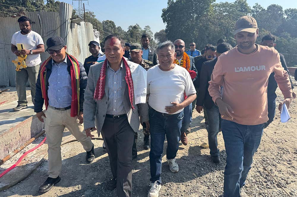 बाराको दुधौरा पुल पुसभित्र निर्माण सम्पन्न गर्ने निर्माण व्यवसायीको प्रतिबद्धता