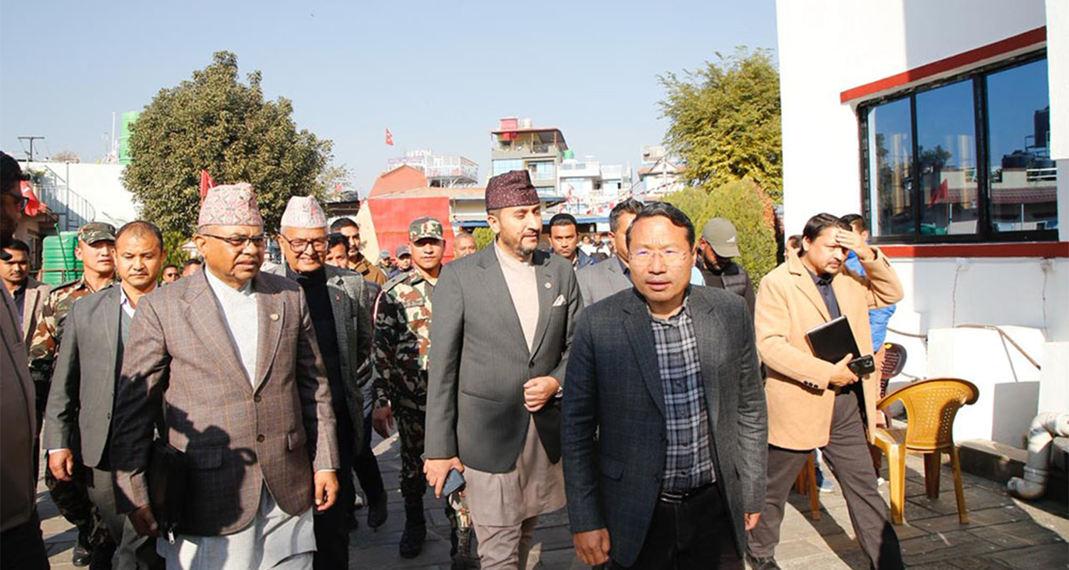 मन्त्रीसहितको सरकारी टोलीबाट आगजनी भएको नेपाली कम्युनिष्ट पार्टीको कार्यालय अनुगमन