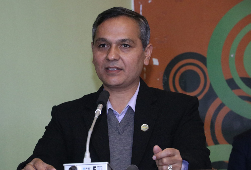 निर्वाचित सरकारलाई जिम्मेवारी हस्तान्तरण गर्नेगरी अघि बढिरहेका छौं: गृहमन्त्री अर्याल