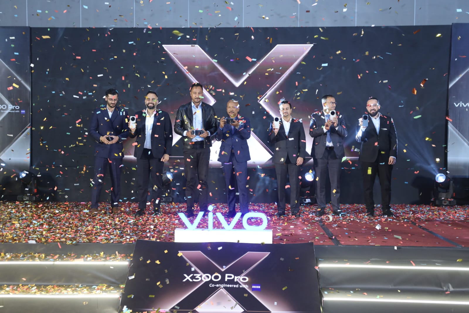 २०० मेगापिक्सेल जाइस क्यामेरासहित भिभो एक्स–३०० प्रो नेपालमा सार्वजनिक