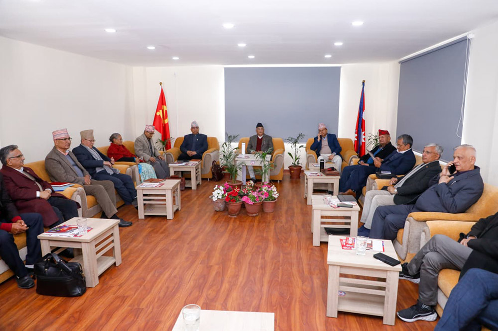 एमालेको सचिवालय बैठक च्यासलमा सुरू(फोटो फिचर)