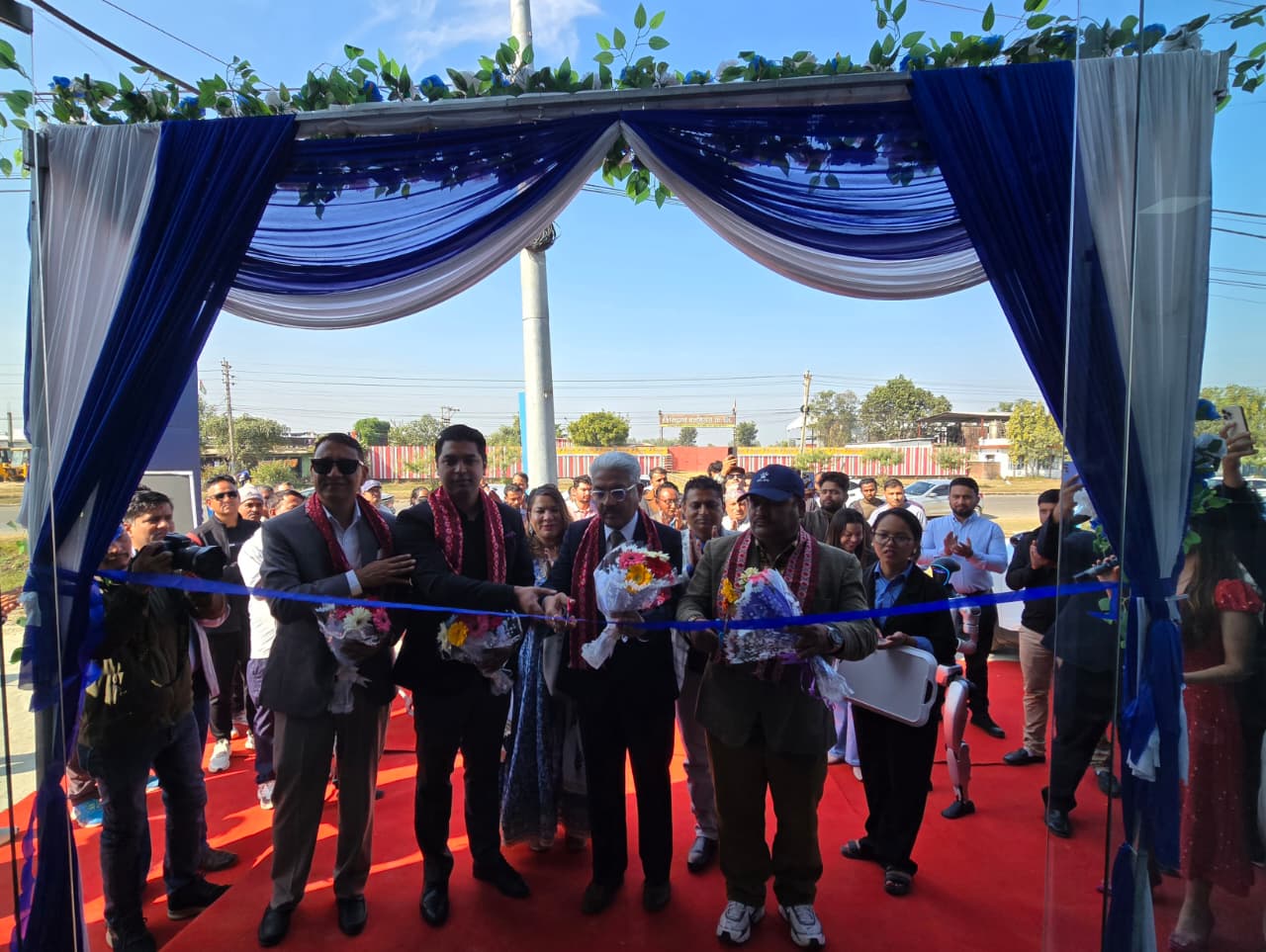 एमएडब्लु वृद्धिद्वारा नेपालगन्जमा अत्याधुनिक डोङफेङ र दीपाल शोरुमको उद्घाटन