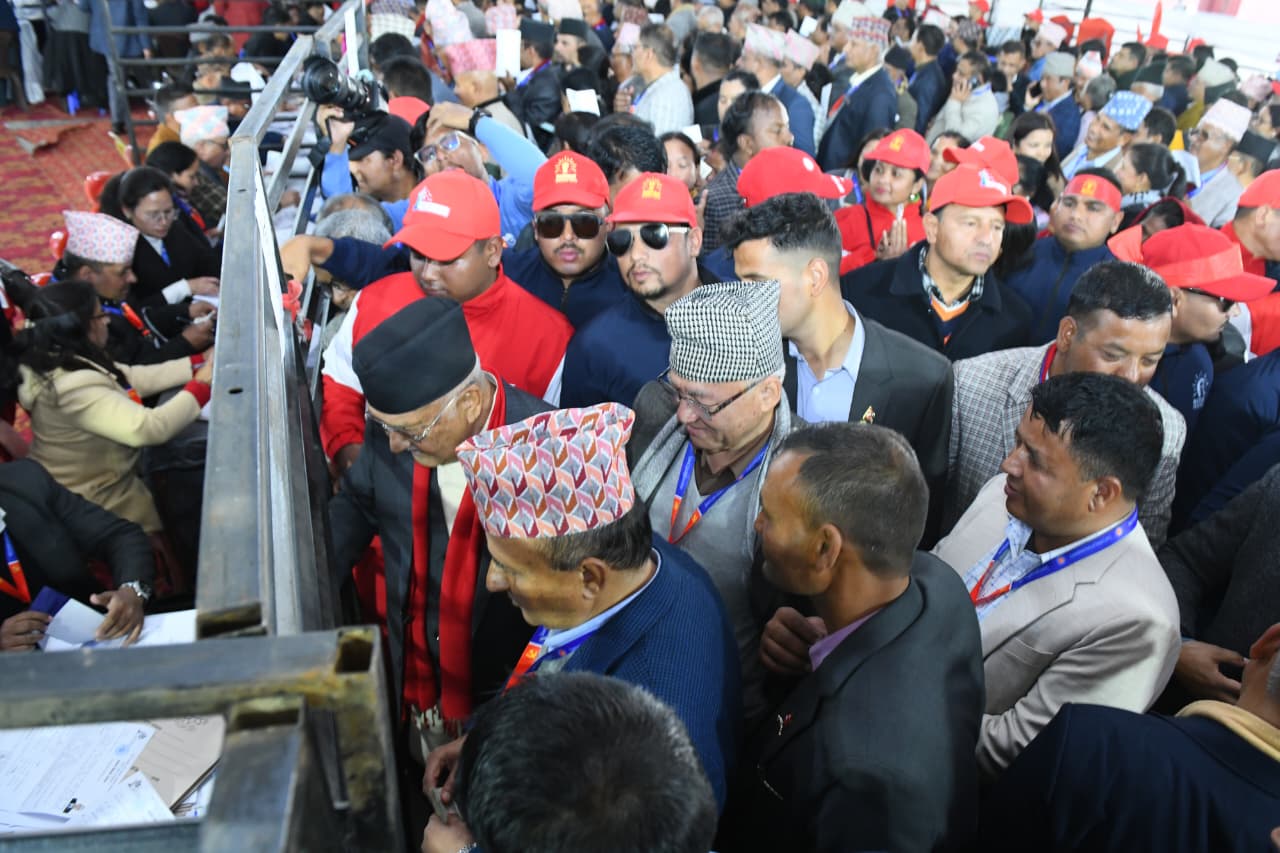 ओलीले गराए अध्यक्षमा उम्मेदवार दर्ता