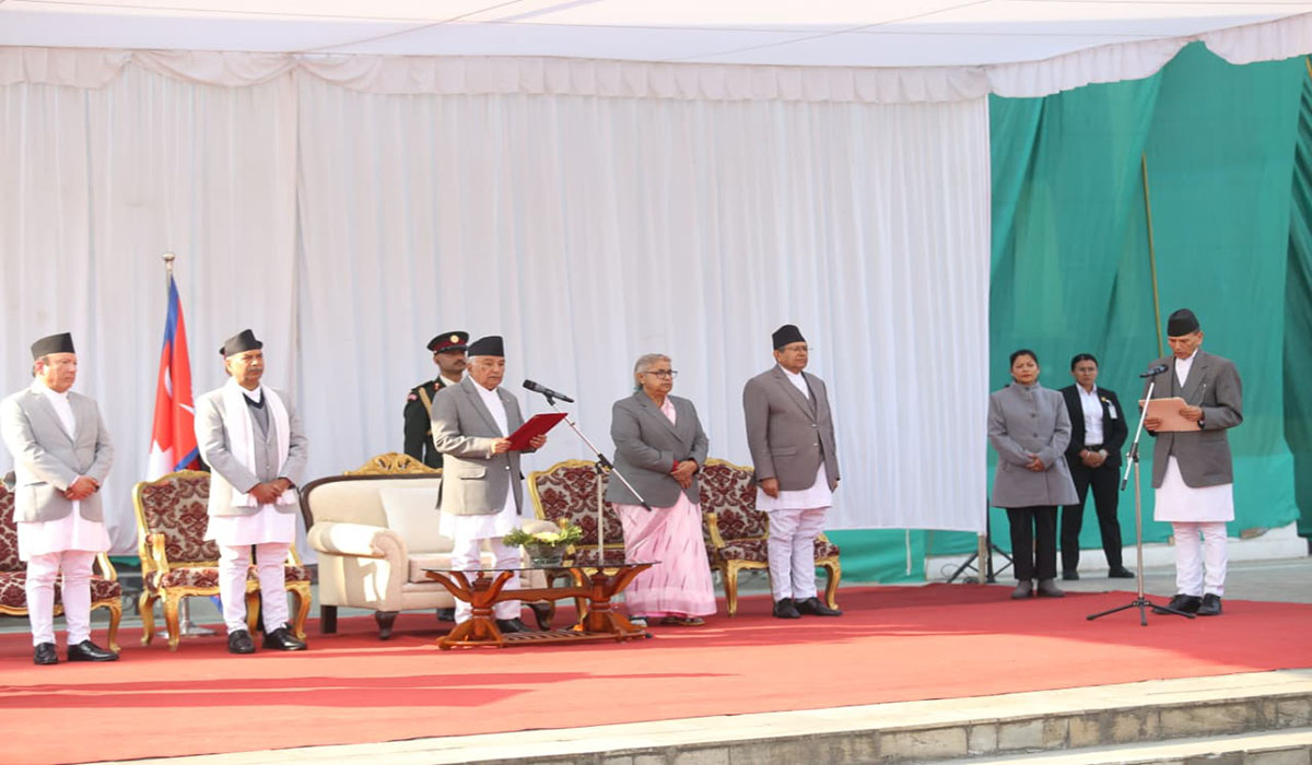 सेनाका पूर्वरथी शर्माले लिए परराष्ट्रमन्त्रीको शपथ