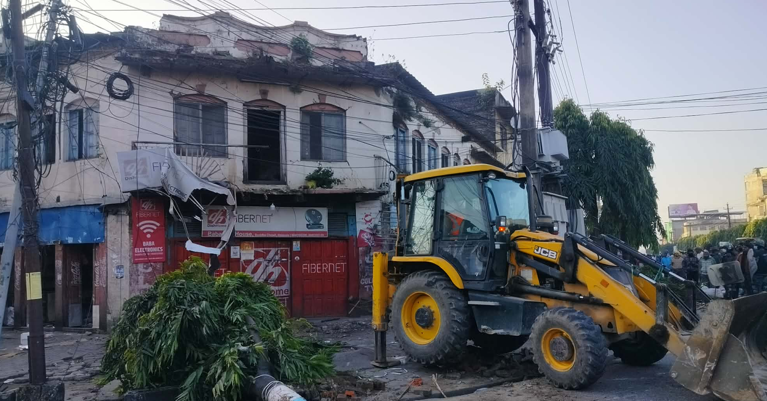 हेटौँडा सडक विस्तारविरुद्धको मुद्दा हेर्न नभ्याइनेमा