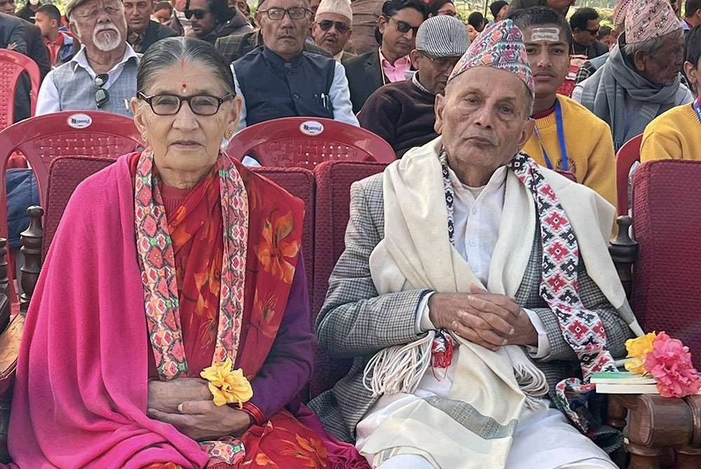 हेमजा साहित्य महोत्सवस् कवि मुकुन्दशरण उपाध्यायलाई रथारोहणसहित नागरिक अभिनन्दन