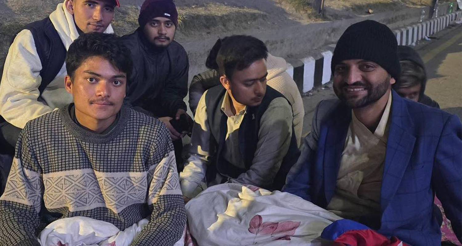 प्रधानमन्त्री कार्कीको राजीनामा माग्दै अभियन्ता निकोलस भुसाल आमरण अनसनमा