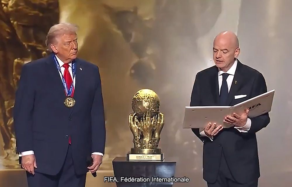 फिफाले ट्रम्पलाई दियो ’शान्ति पुरस्कार’