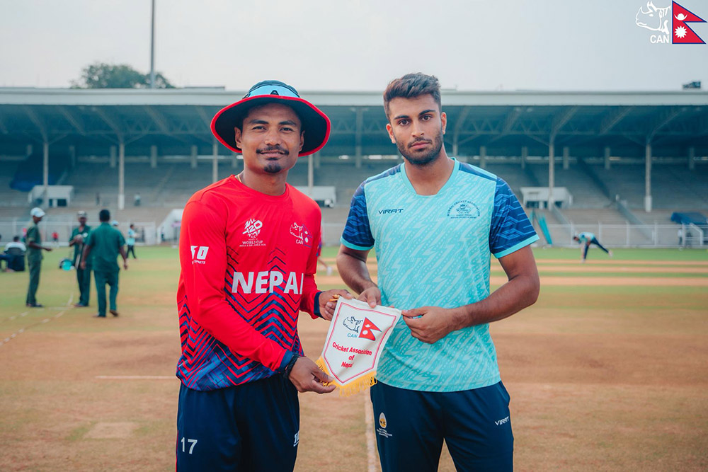 मुम्बई– ११ विरुद्ध पहिला बलिङ गर्दै नेपाल