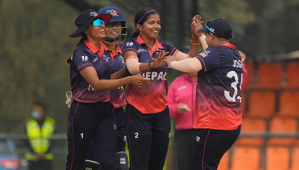 जिम्बाबेले नेपाललाई दियो १३० रनको लक्ष्य