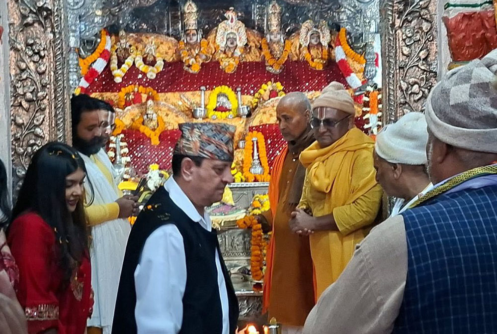 पूर्वराजा ज्ञानेन्द्र शाहबाट जानकी मन्दिरमा पूजा