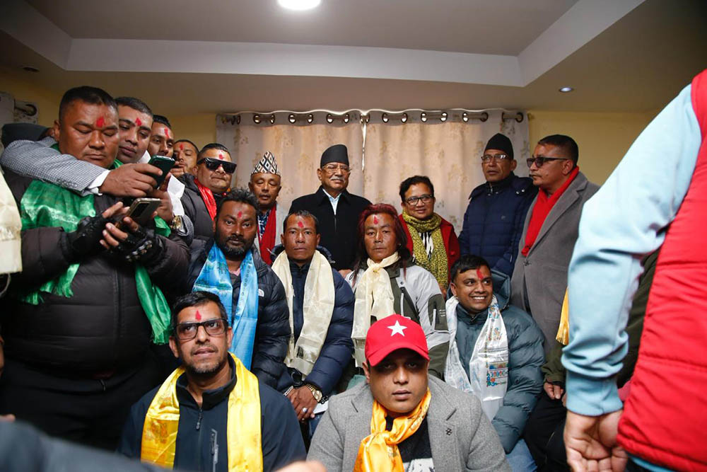 युवा नेपाली कम्युनिष्ट पार्टीमा प्रवेश