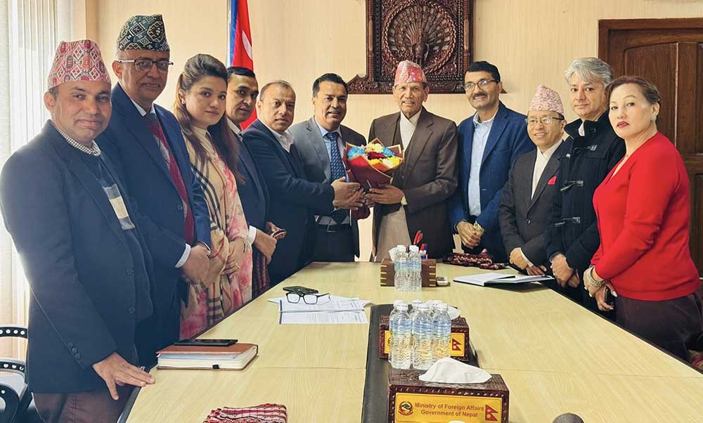 एनआरएनएको १२औँ महाधिवेशन विधानअनुसार गर्नुस् : परराष्ट्रमन्त्री शर्मा