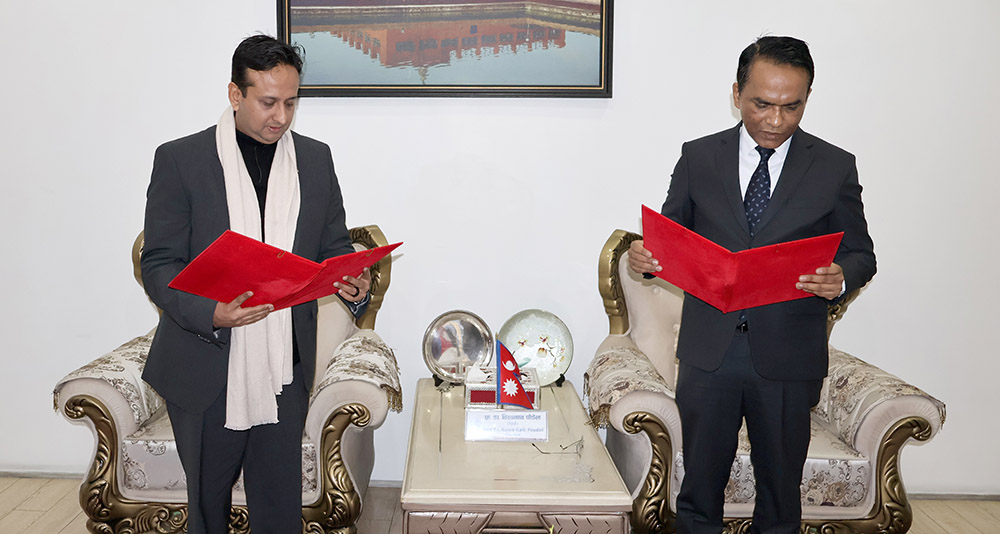 नबिल बैंकका अध्यक्ष निर्वाण चौधरीले लिए गर्भनरबाट शपथ