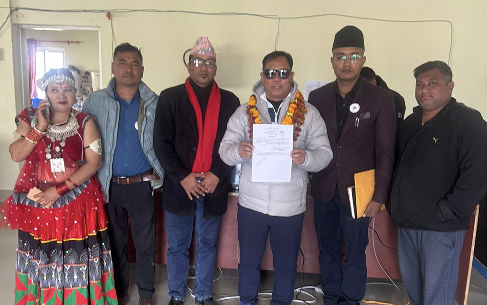 रेशम चौधरीले गराए कैलाली– १ बाट उम्मेदवारी दर्ता