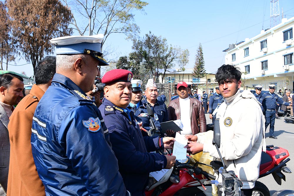 चोरी भएका ५० दुई पाङ्ग्रे सवारी साधन सम्बन्धित धनीलाई हस्तान्तरण
