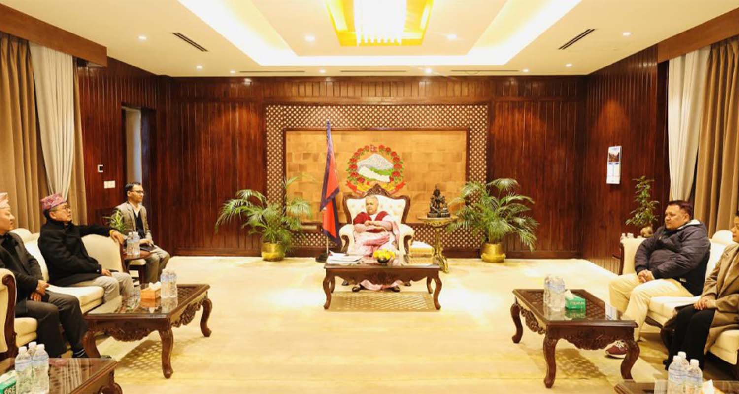 प्रधानमन्त्रीलाई राप्रपाले दियो पृथ्वी जयन्तीको निम्ता