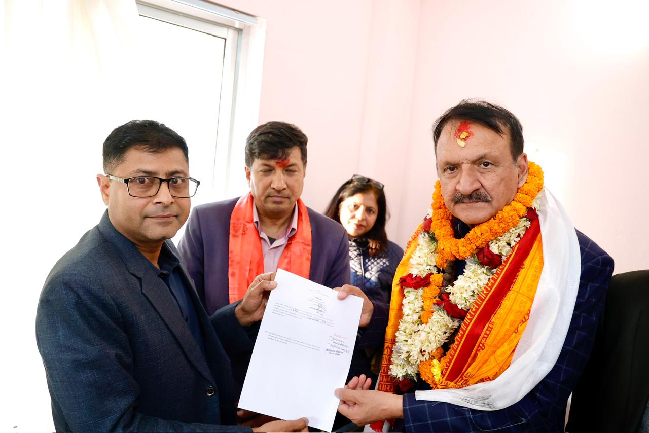 पूर्वअर्थमन्त्री प्रकाश शरण महतद्वारा नुवाकोट–१ मा मनोनयन दर्ता