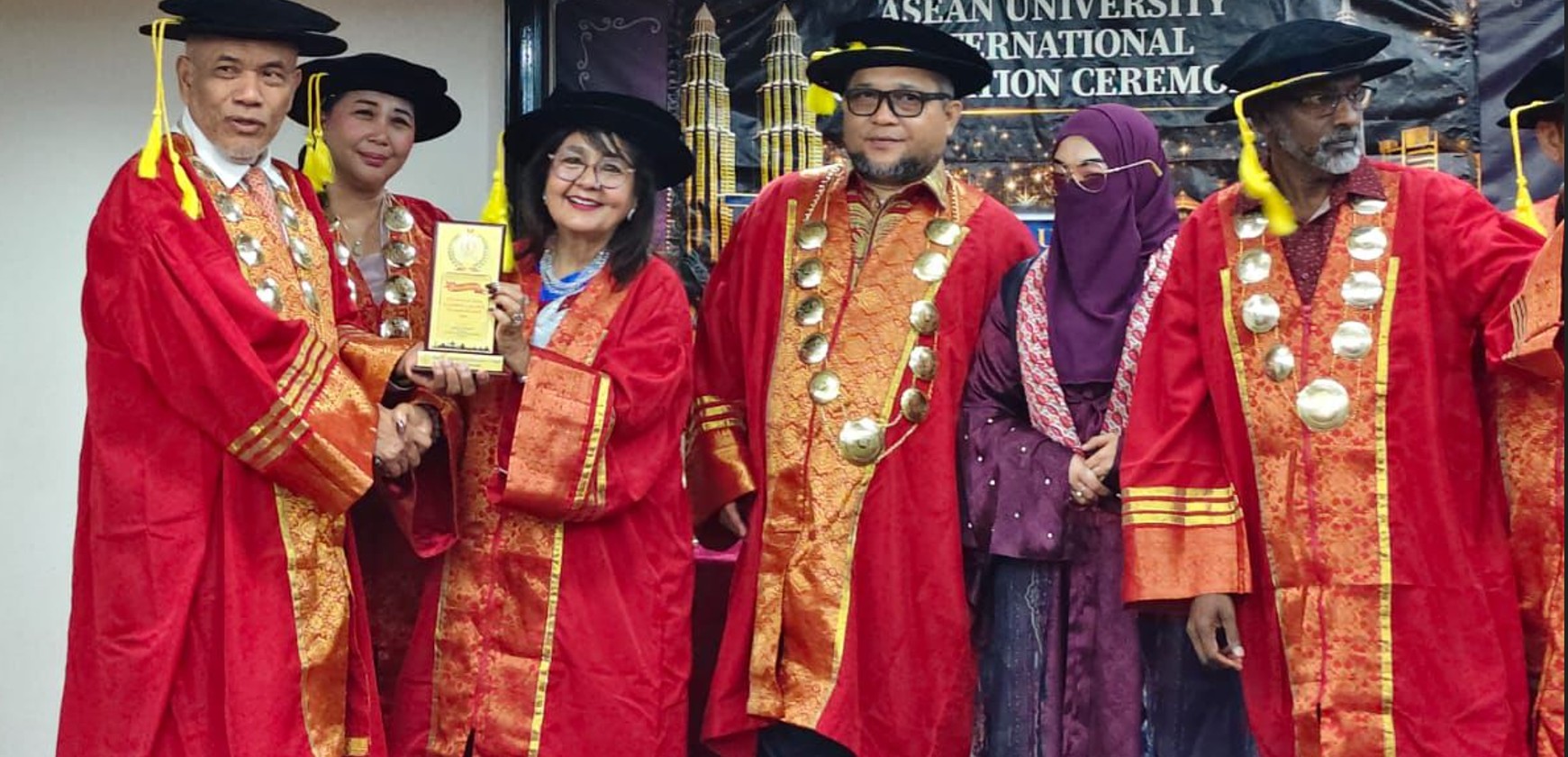 कमला श्रेष्ठलाई आसियान युनिभर्सिटी इन्टरनेशनलबाट मानार्थ विद्यावारिधि प्रदान