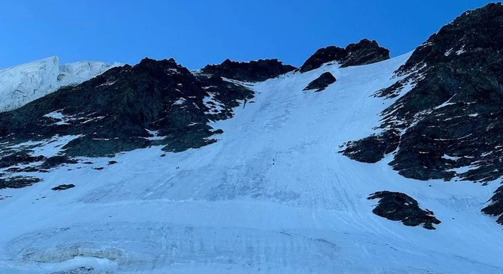 इटालीका पहाडी क्षेत्रमा हिमपहिरोबाट एक सातामा १३ जनाको मृत्यु