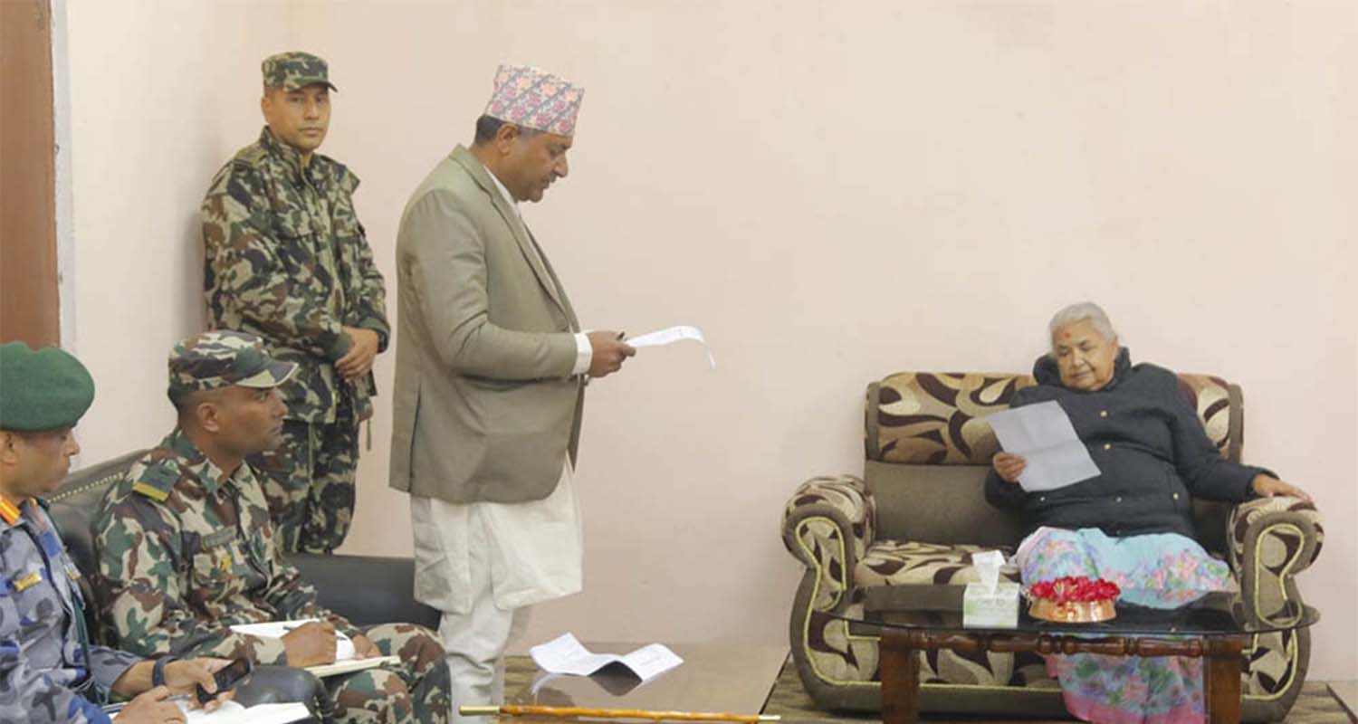 प्रधानमन्त्री कार्की सोलुखुम्बुमा