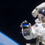 अन्तरिक्षमा स्मार्टफोन लैजान नासाले दियो अनुमति