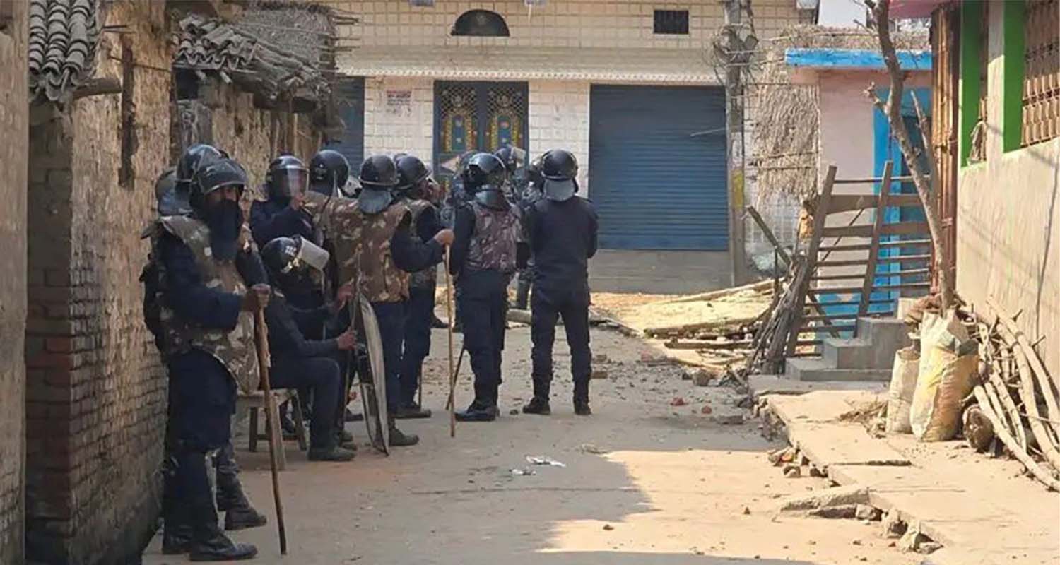 गौर तनाव : सेना परिचालनपछि पनि रोकिएन आगजनी, भित्री भाग अझै अशान्त