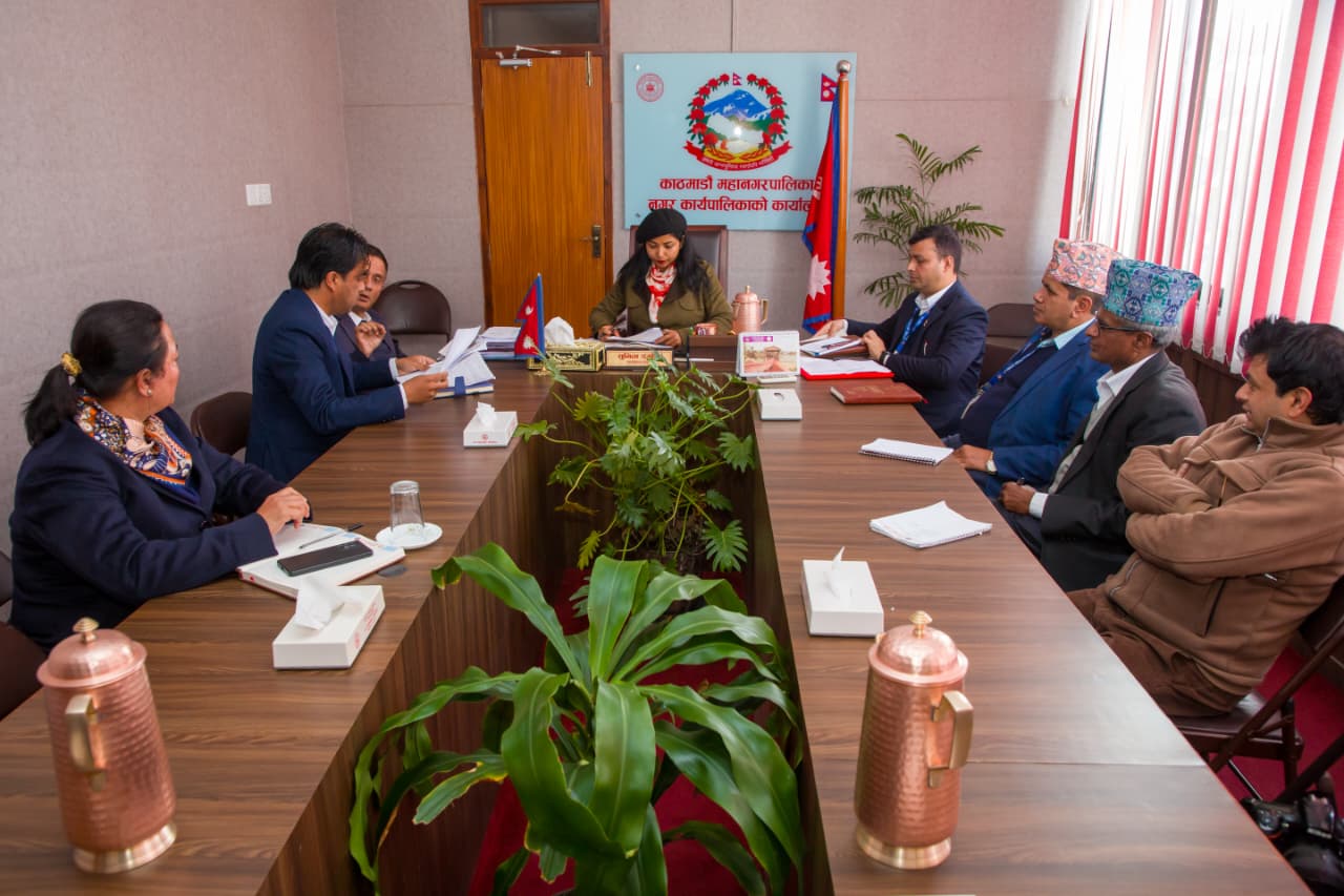 सार्वजनिक यातायात प्रणाली विकास तथा सुधारमा काम गर्ने संघ संस्थाका कार्यवाहक प्रमुखसँग छुट्टाछुट्टै भेटघाट