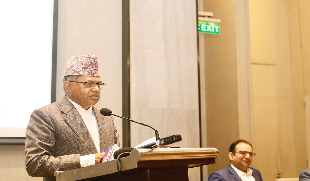 पेट्रोलमा १० प्रतिशत इथानोल मिसाउने नीति कार्यान्वयनको तयारीमा : मन्त्री सिन्हा