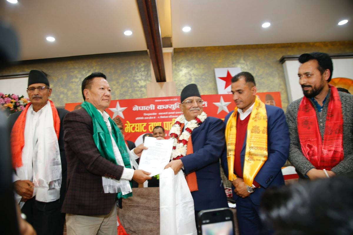 बाह्रबिसेका पूर्वमेयर निमफुञ्जो नेकपामा प्रवेश