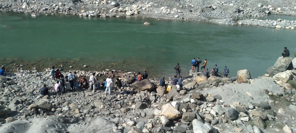 दार्चुलामा पौडी खेल्ने क्रममा १५ वर्षीय बालक महाकालीमा बेपत्ता