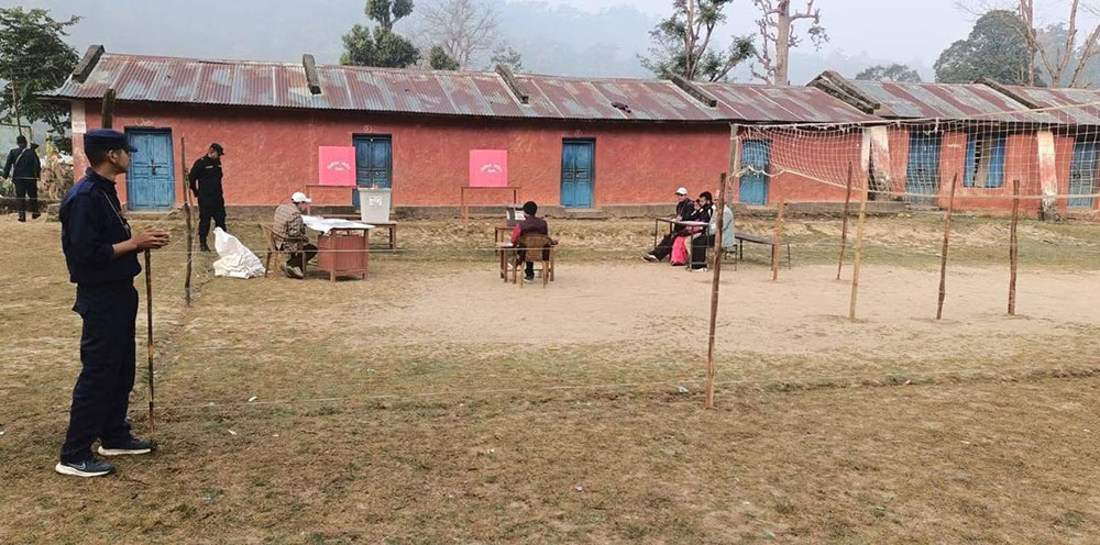 आम निर्वाचन अपडेट: यी मतदान केन्द्रमा अवरोध, हवाई फायर र बहिष्कार