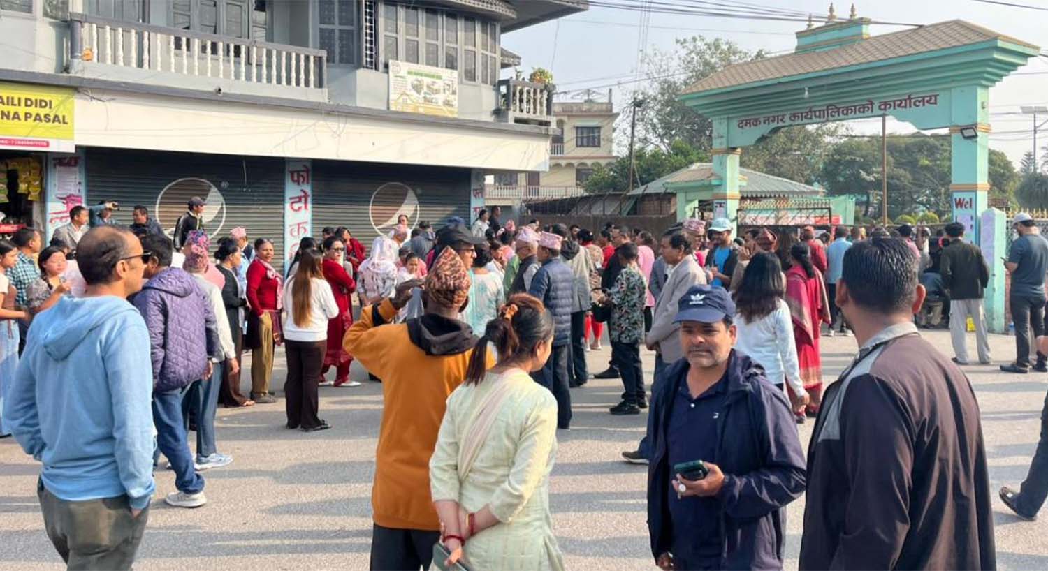 झापा–५ मा उत्साहपूर्ण मतदान, १ बजेसम्म ७२ हजार ५ सय ५४ मत खस्यो