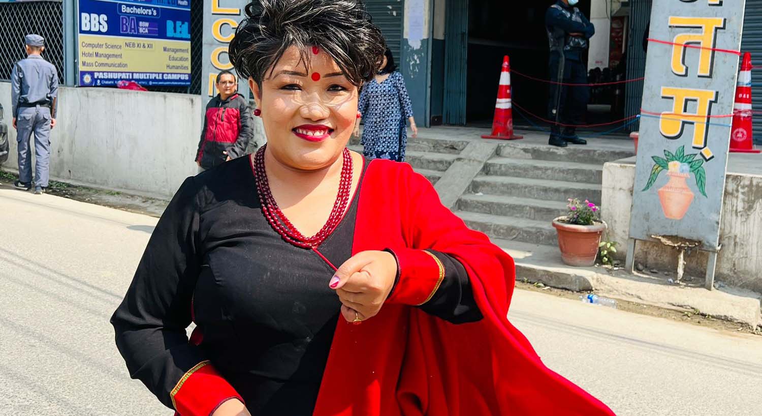 उद्योग वाणिज्य संघ काठमाडौंकी सचिव सुष्मा महराद्वारा मतदान