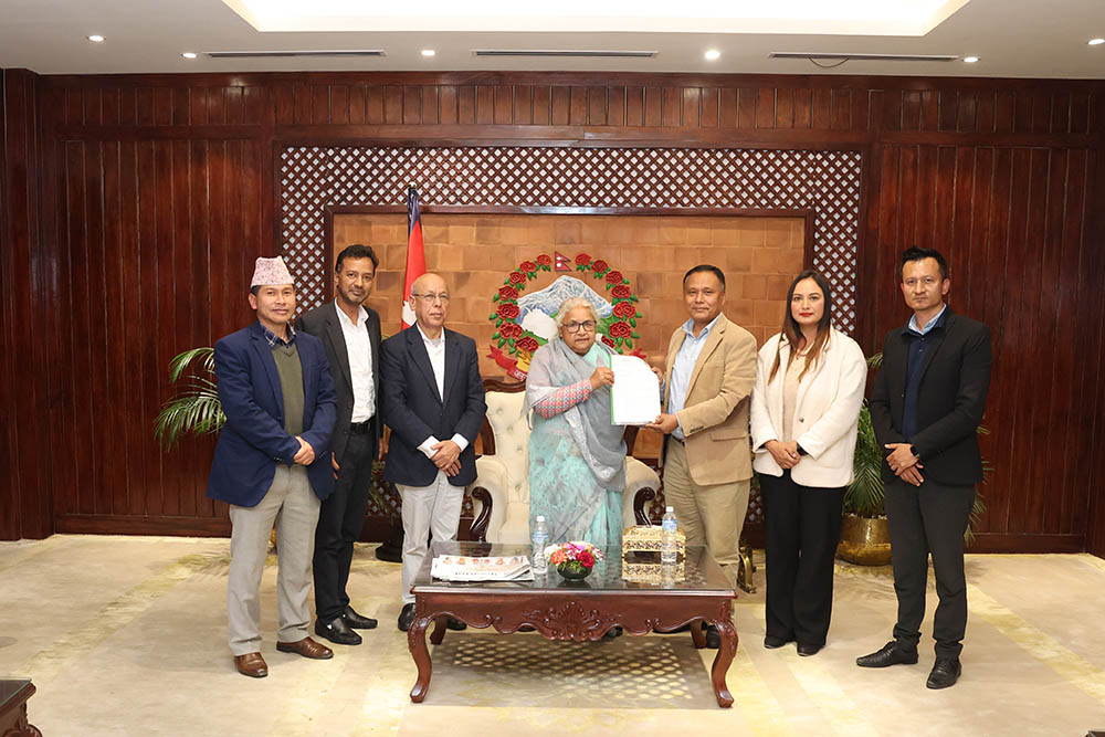 प्रधानमन्त्री कार्कीसँग उज्यालो नेपाल पार्टीका नेताहरुको भेटवार्ता